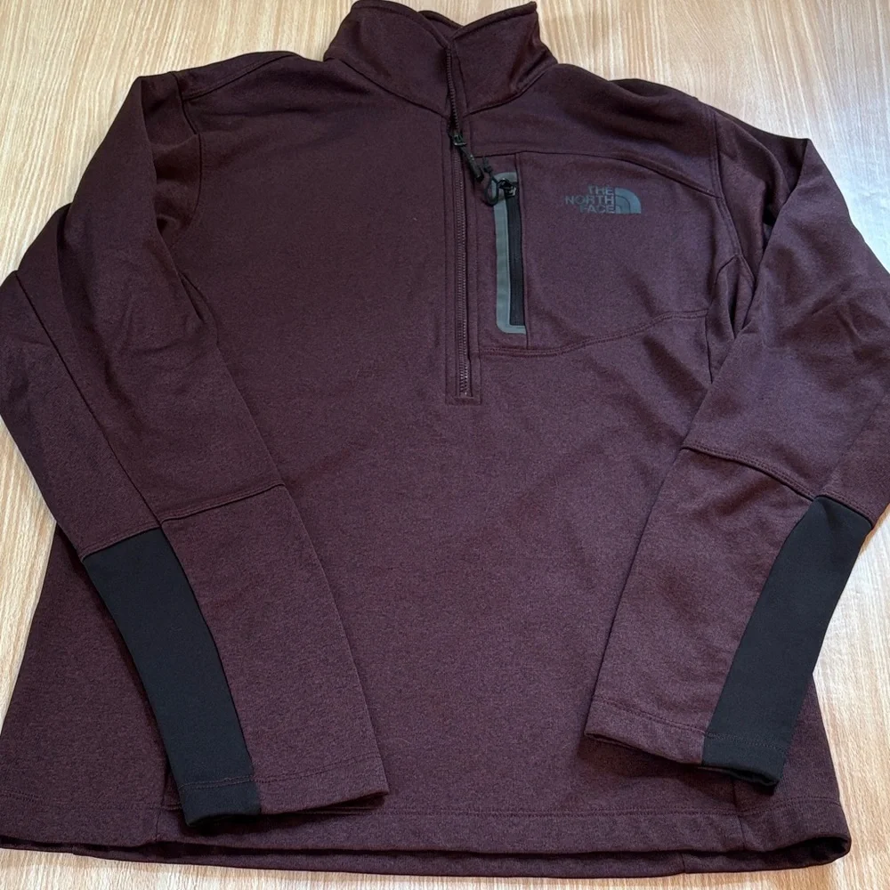 The North Face long sleeve fleece lined 1/2 zip sweatshirt